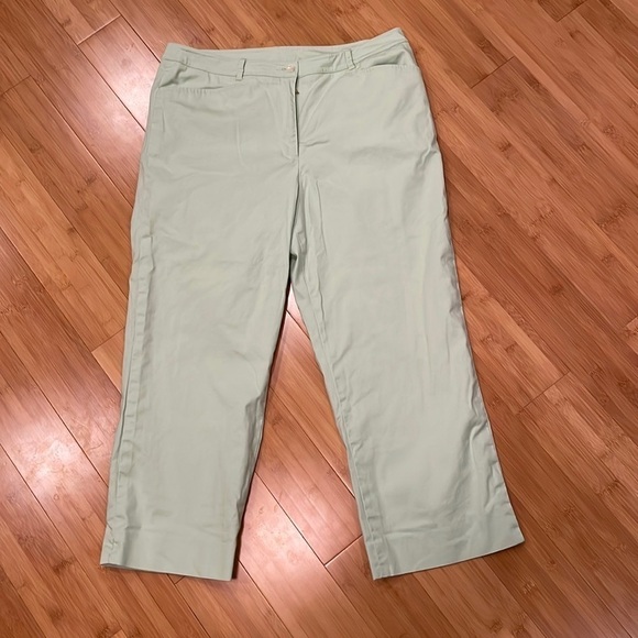 Jones New York Pants - Jones New York Signature Green Capris 12